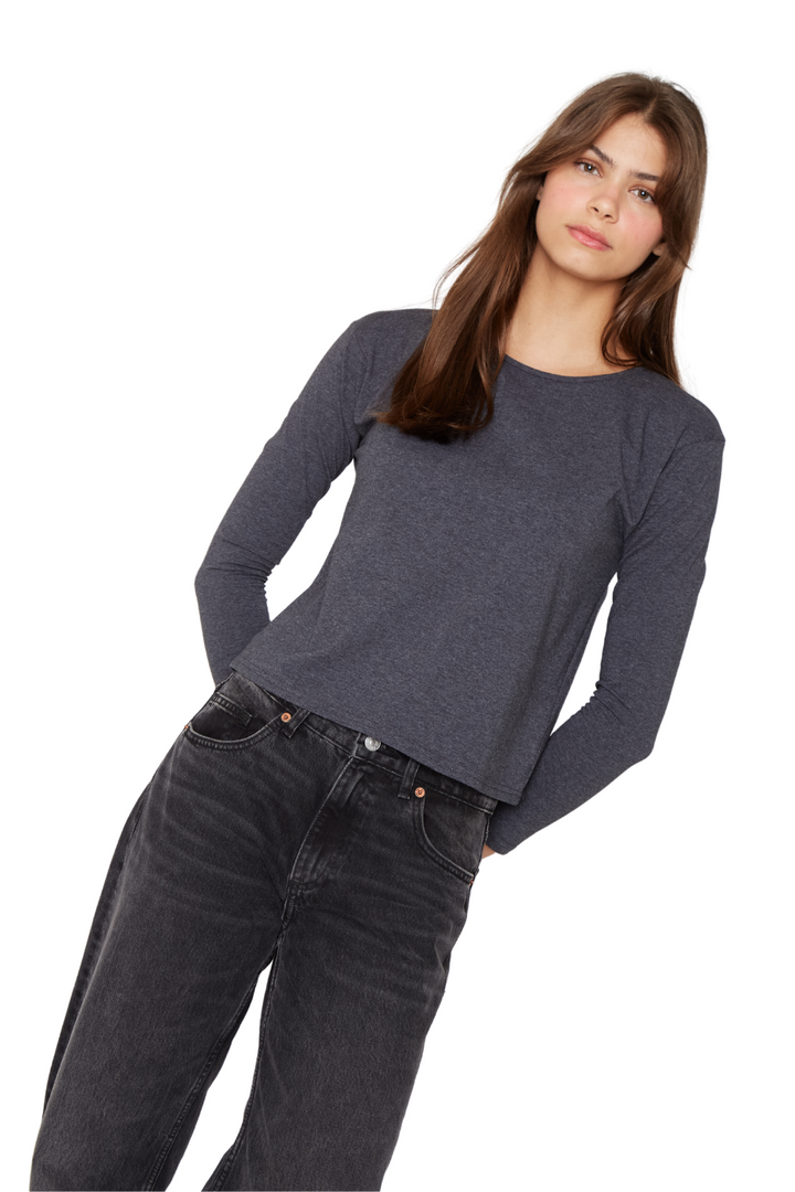 png_1500x1500_69374135