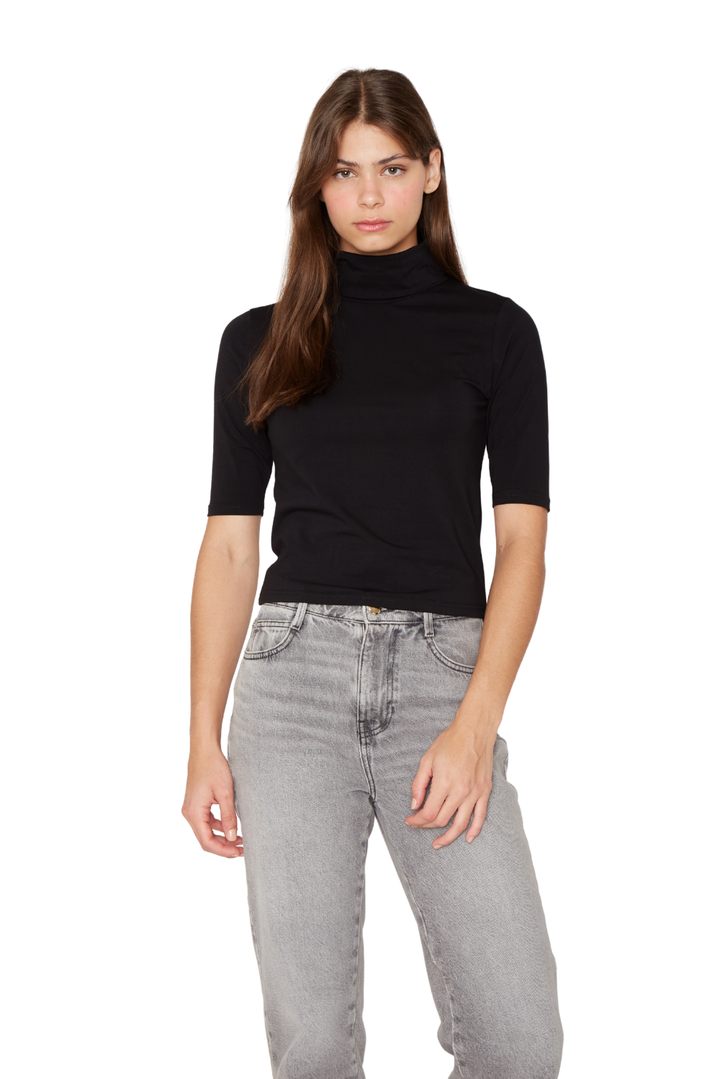 Polera Consu III negra