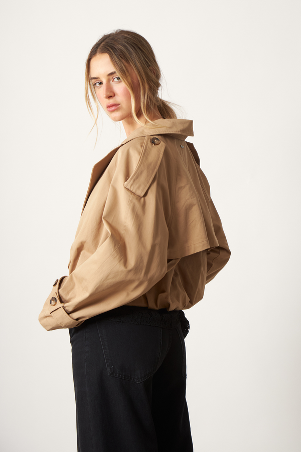 Chaqueta Oli camel