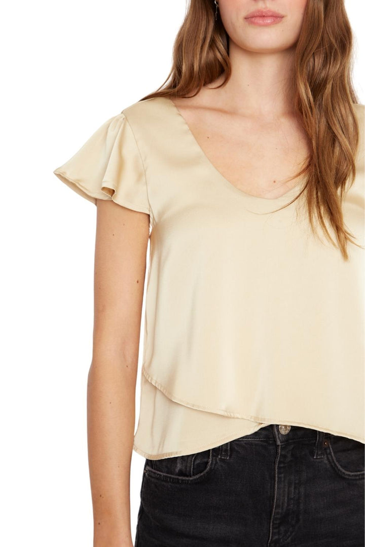 Polera Sara manga corta satin dorada