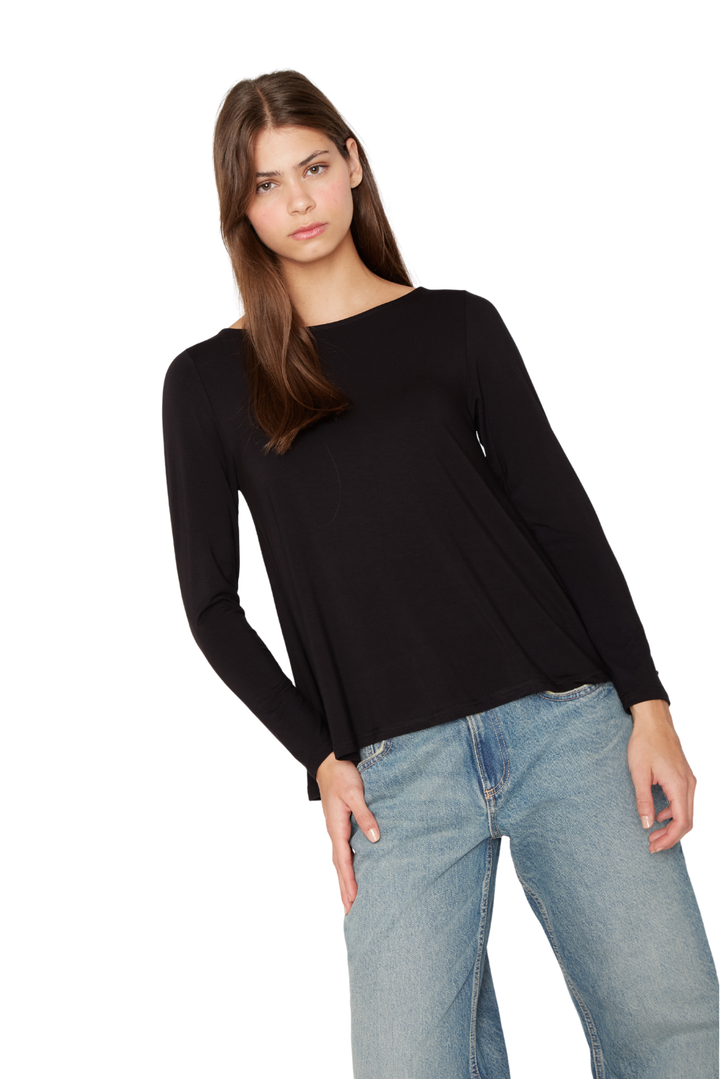 Polera Bianca campana negra