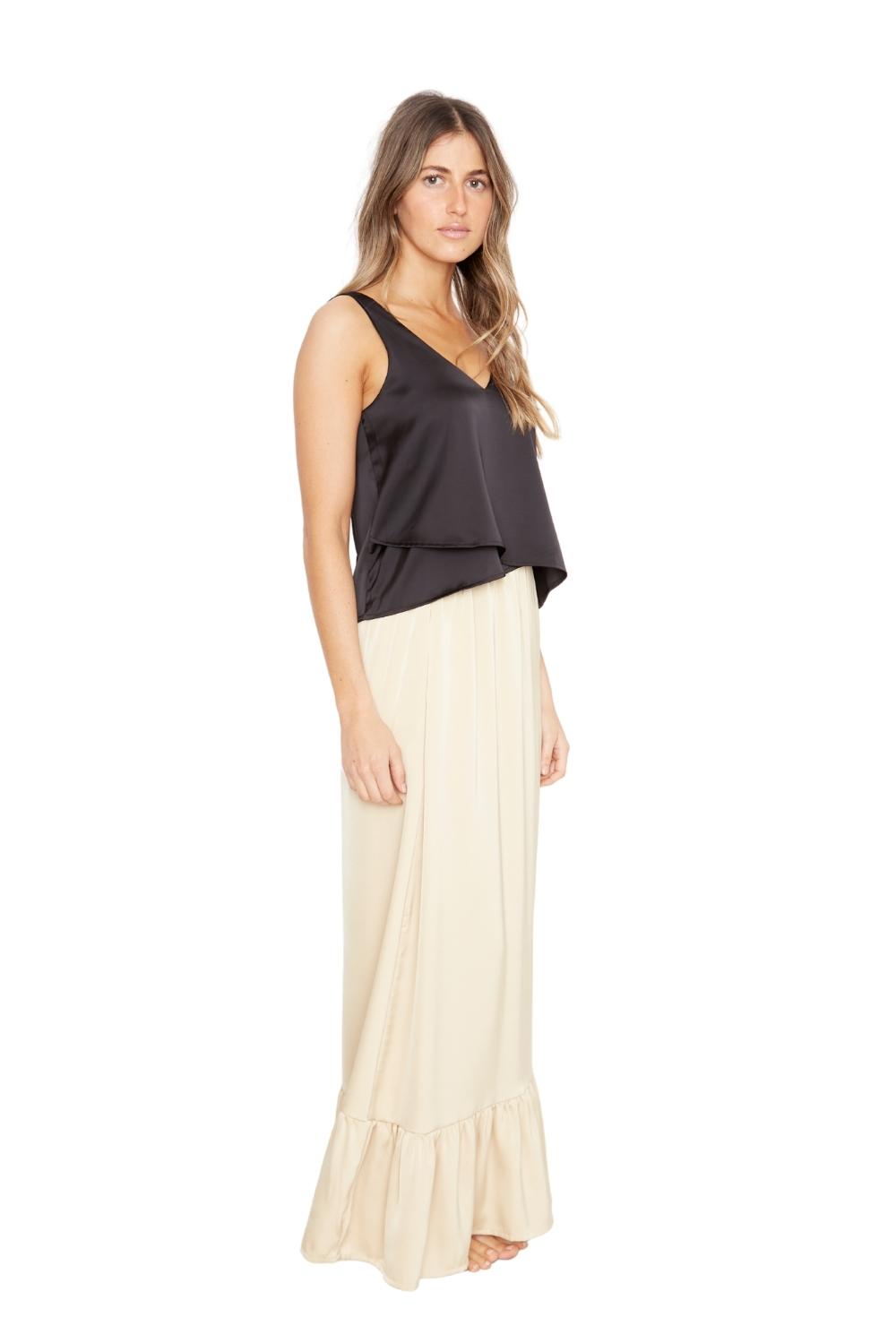 Polera Sara sin mangas satin negra