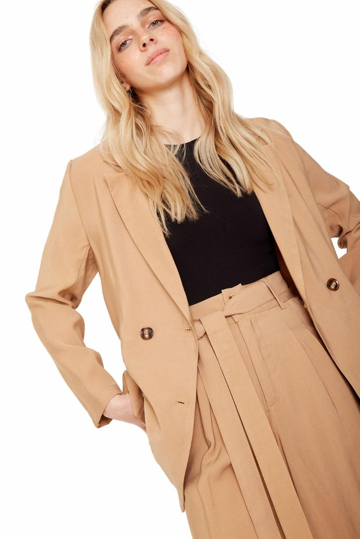 Blazer Laura arena