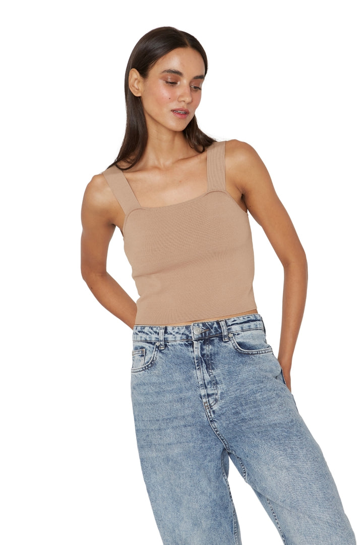 Top Clara camel
