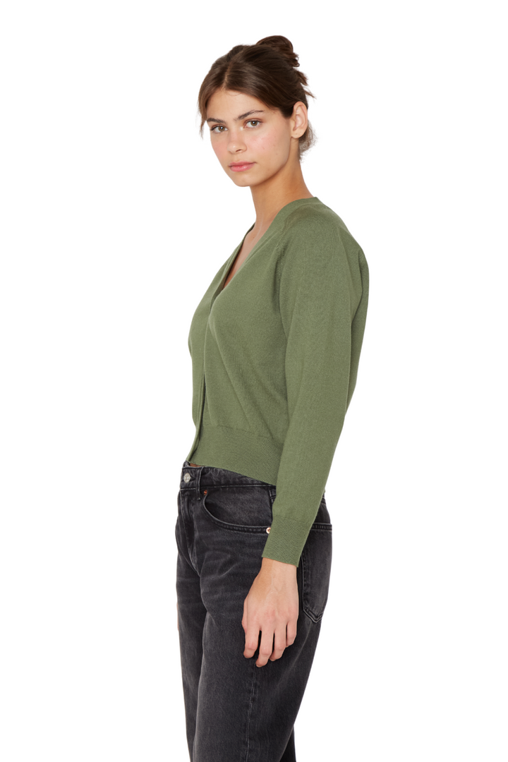 png_1500x1500_69757953