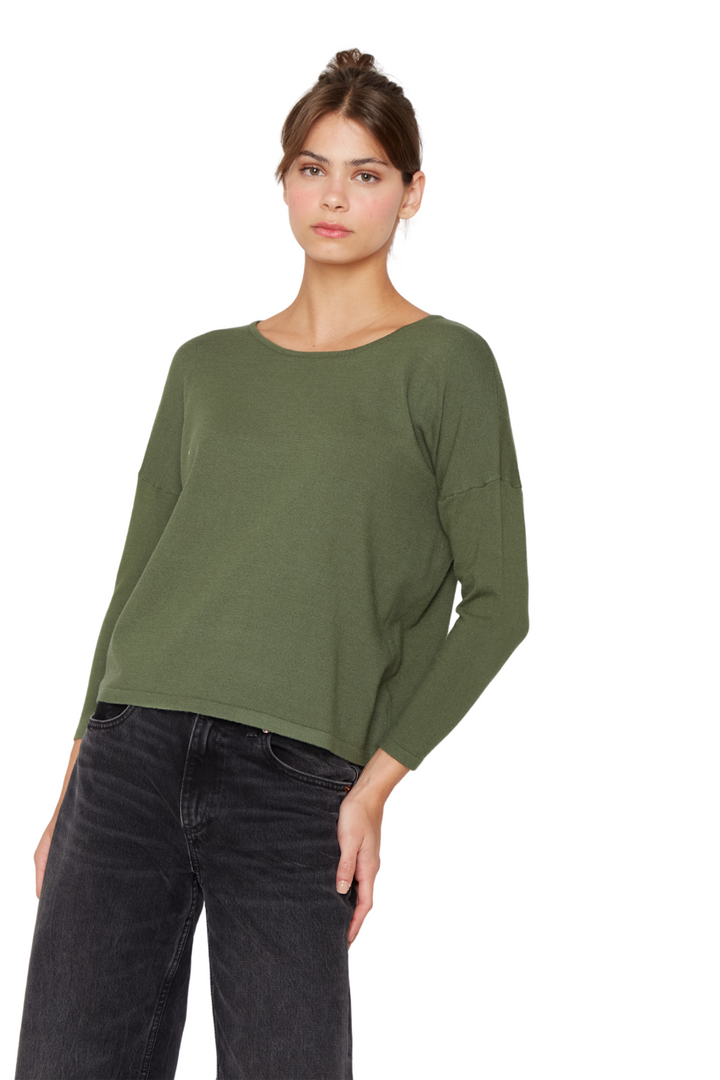 png_1500x1500_69757150