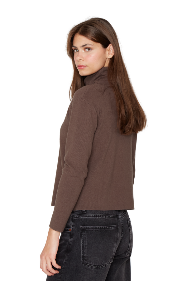 png_1500x1500_69757230