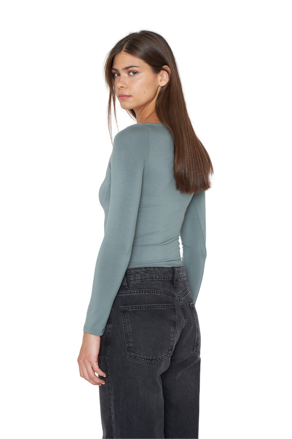 png_1500x1500_69735146