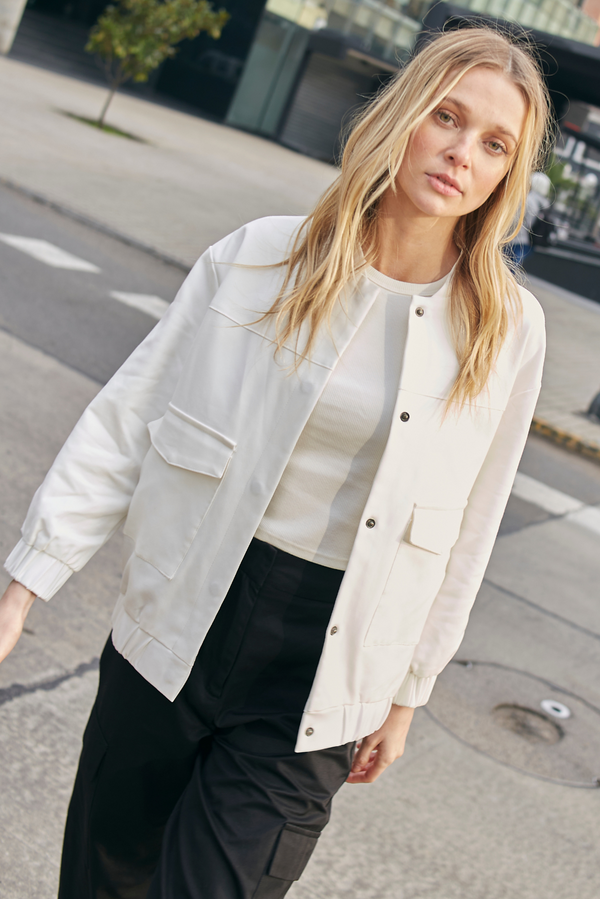 Chaqueta Bomber manga larga blanca