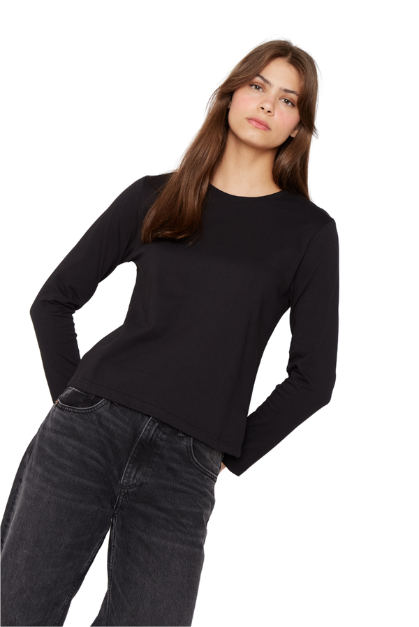 Polera Jacinta manga larga negra