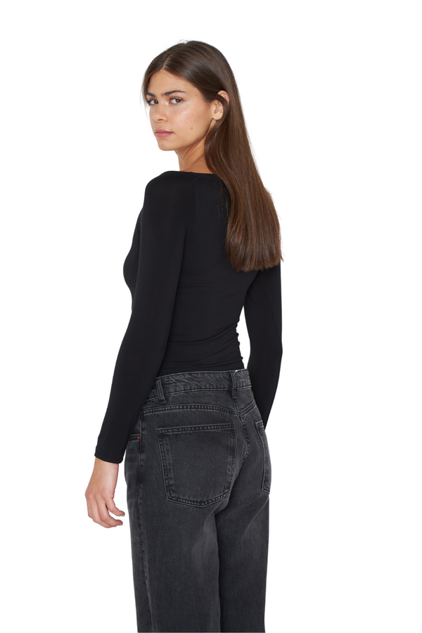 png_1500x1500_69735105