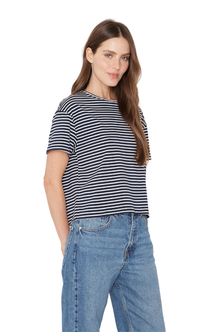 Polera Ara azul y blanca