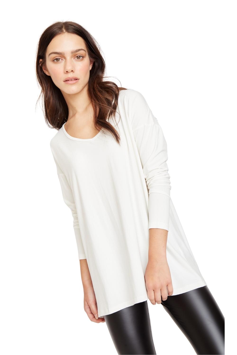 Polera Alana en v blanca