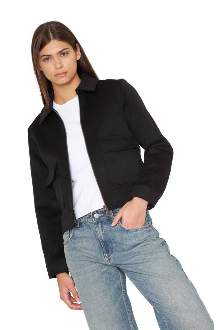 png_1500x1500_69374565