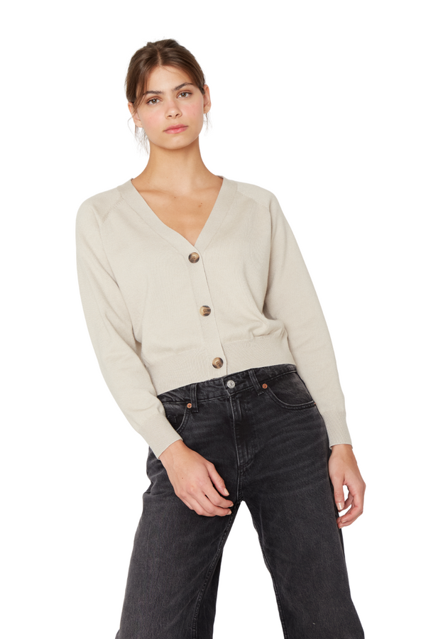 png_1500x1500_69757958