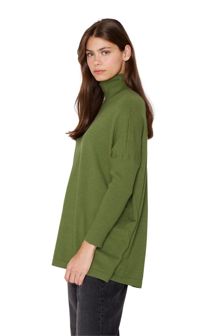 png_1500x1500_69757662