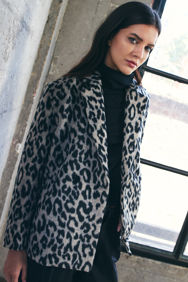 Abrigo Gala animal print gris