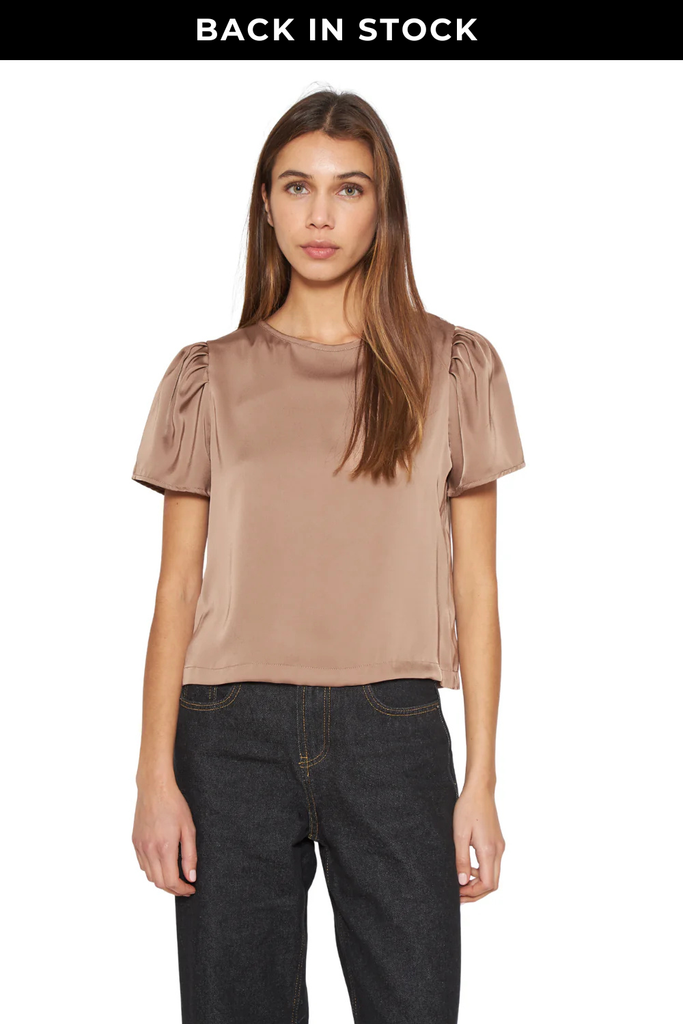 Blusa Olivia satin café
