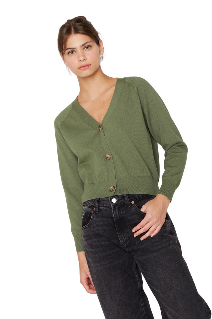 png_1500x1500_69757947