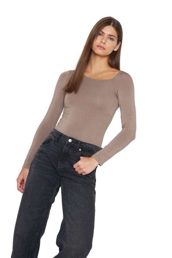 png_1500x1500_69735024