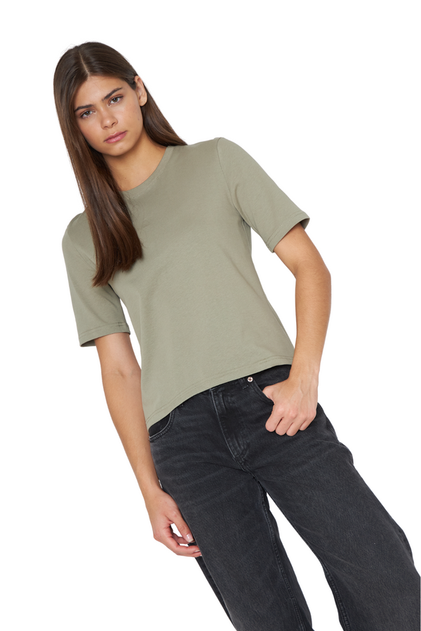 png_1500x1500_69749267