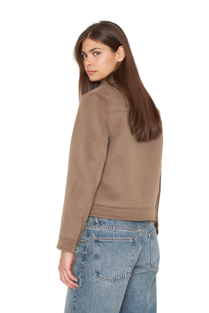 png_1500x1500_69374468