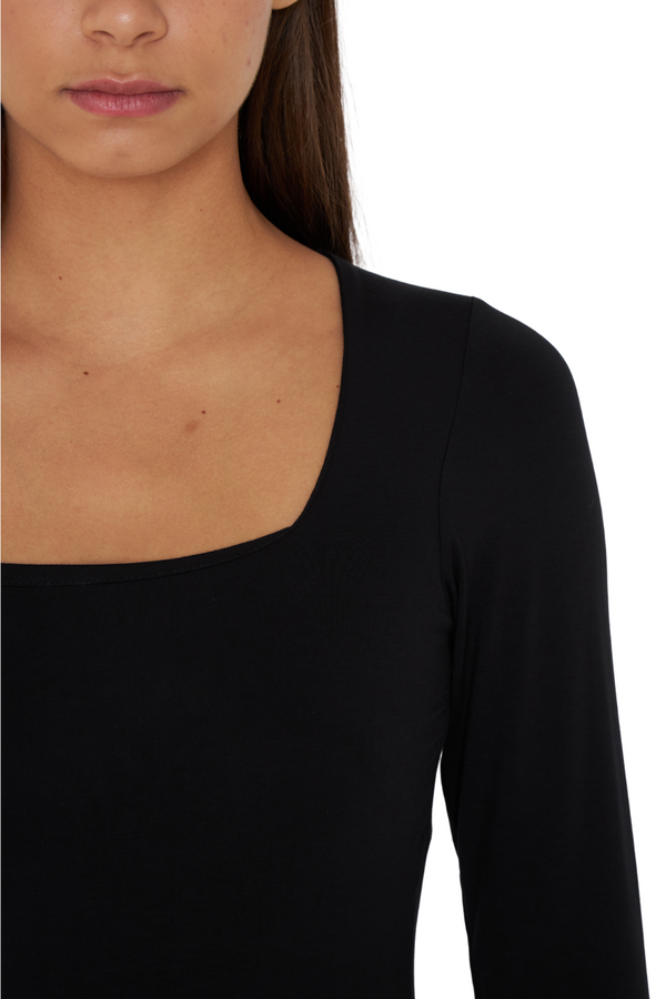 png_1500x1500_69734930